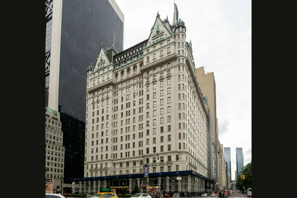The Plaza Hotel New York, an amazing place to organize corporate magician and mentalist show.
