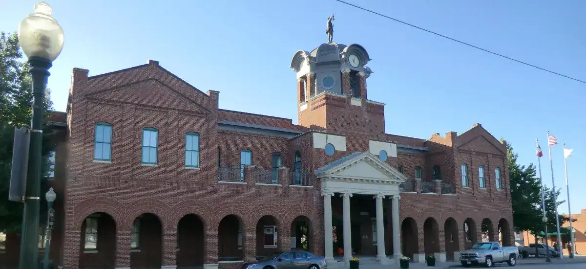 The view of Grapevine City Hall.