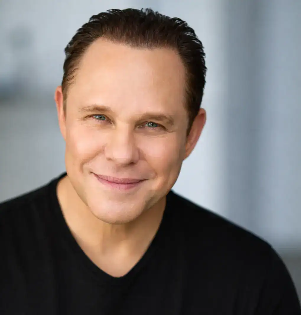 Randy Charach headshot